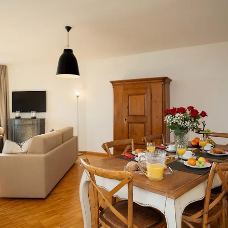 Modern-18 Apartment *